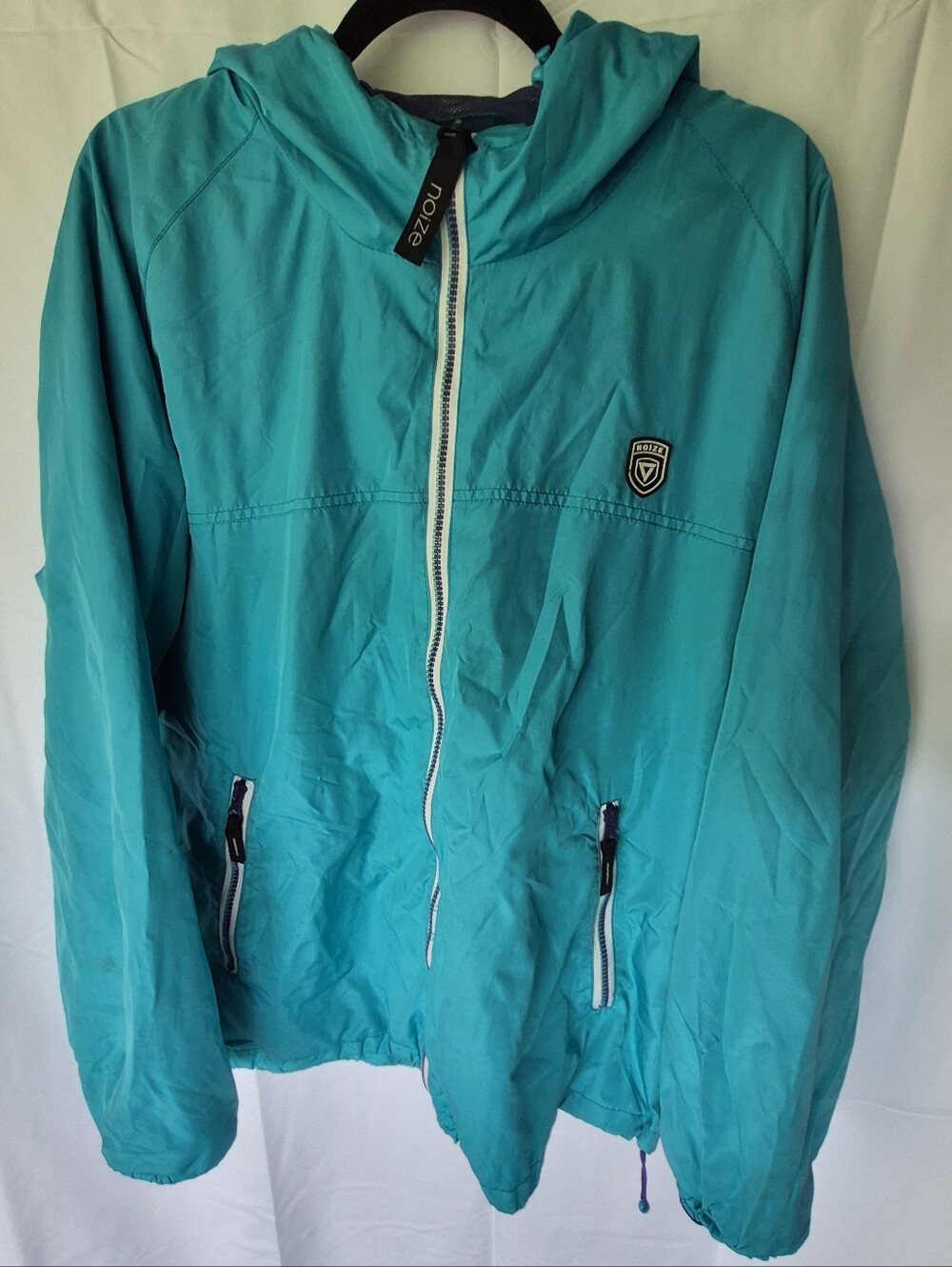 🎀 Noize Windbreaker - XL